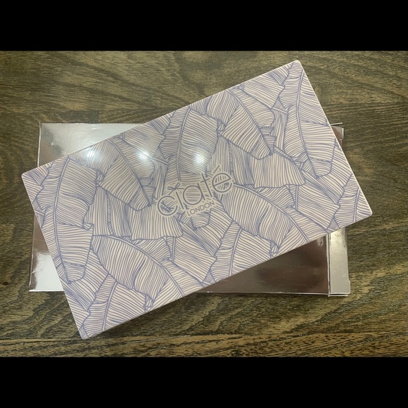 Eye shadow - Picture 1 of 2